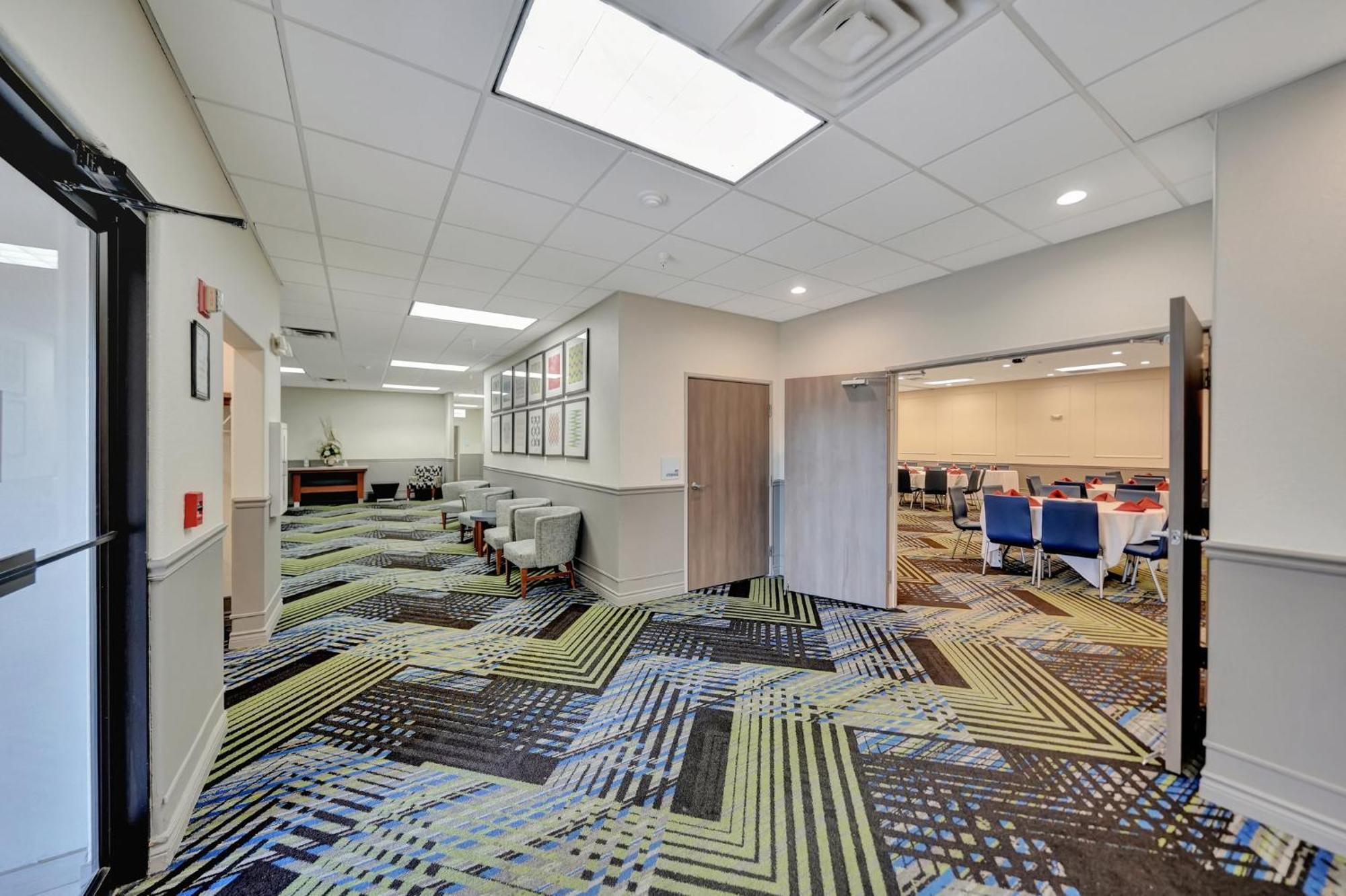 Holiday Inn Express Hotel & Suites Beatrice By Ihg Luaran gambar
